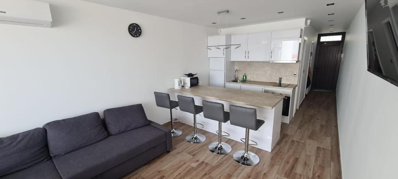 Family Comfortable Apartment Arona  Exterior foto