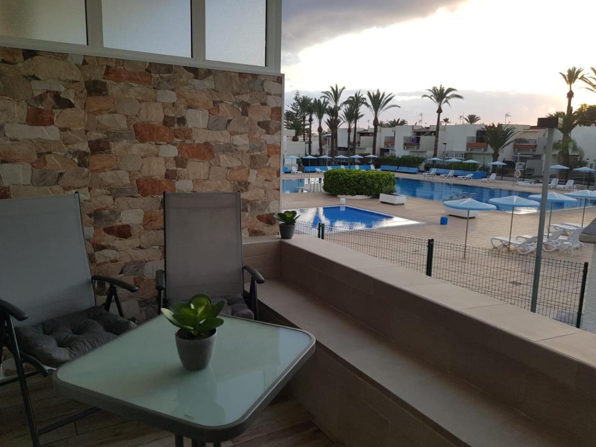Family Comfortable Apartment Arona  Exterior foto