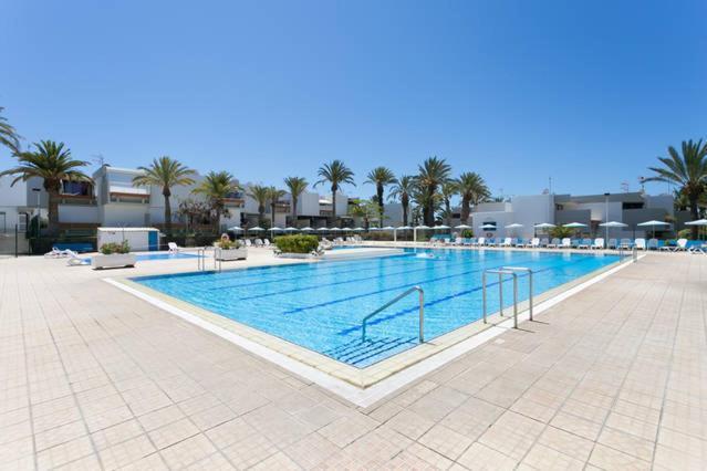Family Comfortable Apartment Arona  Exterior foto