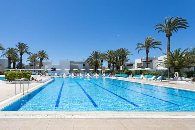 Family Comfortable Apartment Arona  Exterior foto